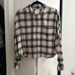 American Eagle Black White Cropped Flannel Button Down Large